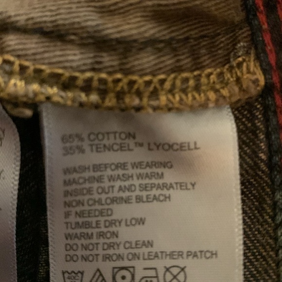 Tommy Bahama Jeans - Picture 7 of 11